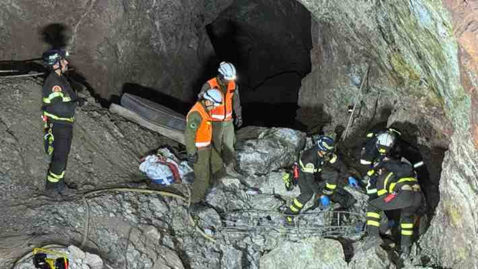 Minería ilegal: trabajar entre derrumbes, jornadas extremas y sin derechos
