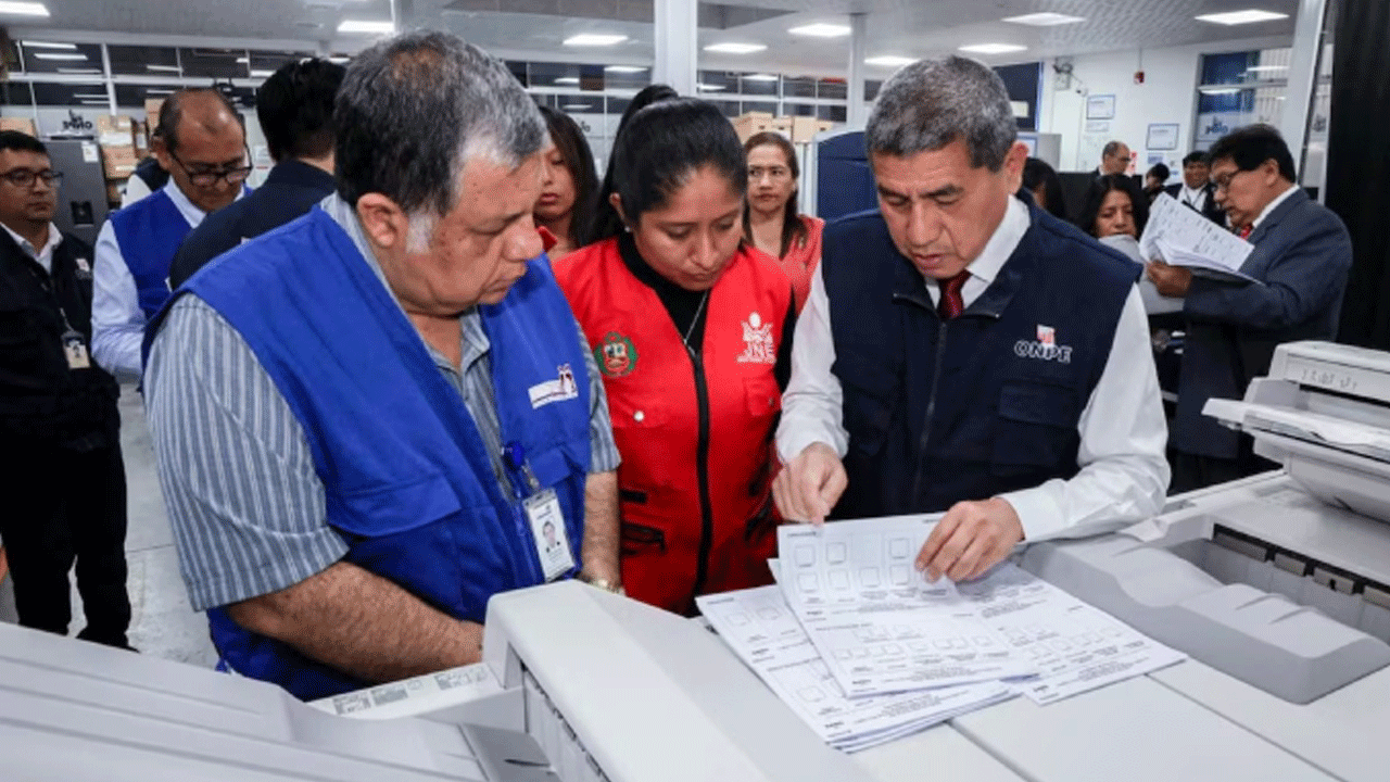 JNE supervisa impresión de padrones para garantizar transparencia electoral