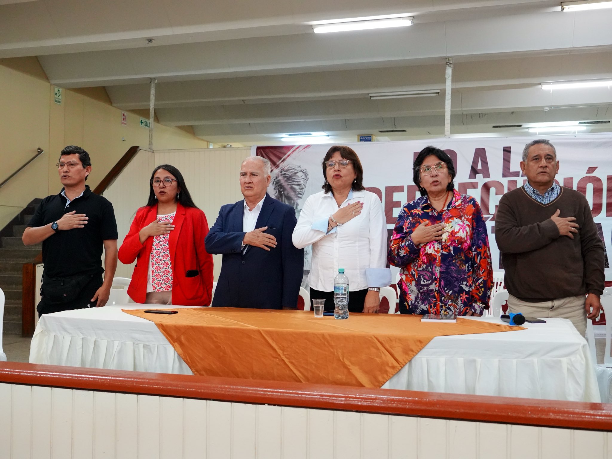 Delia Espinoza alerta posible operativo violento 
